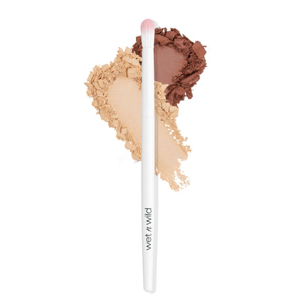 wet n wild Eyeshadow Brush, Precision Blending Application, Soft Synthetic Fibers, Ergonomic Handle for Comfortable Precision Control